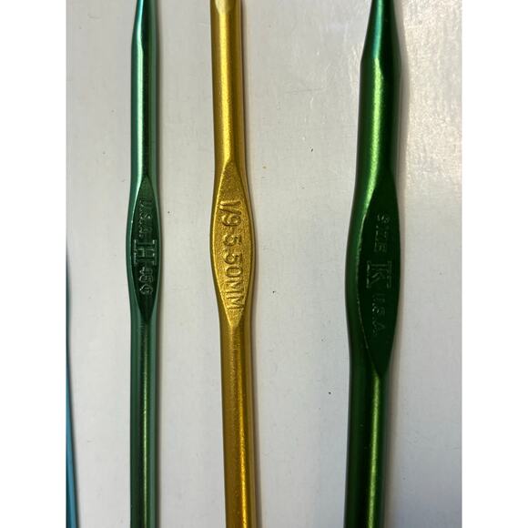 Lot of 12 Vintage Steel Metal Crochet Hooks Boye Unbranded Aluminum Lace - Picture 5 of 5